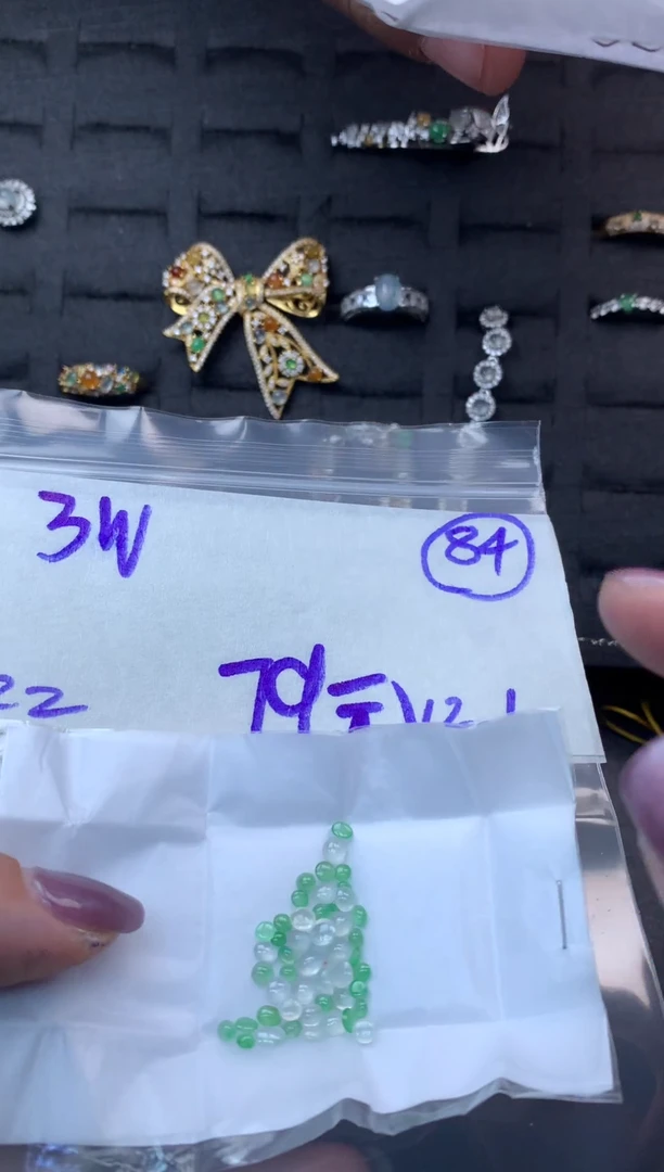 未镶嵌定制翡翠毛货需精细抛光多样性发一件蛋面+79元084