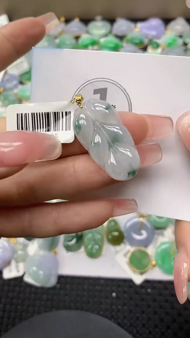 颈饰18K金镶嵌翡翠a货支持复检百元以上9元证书费自理