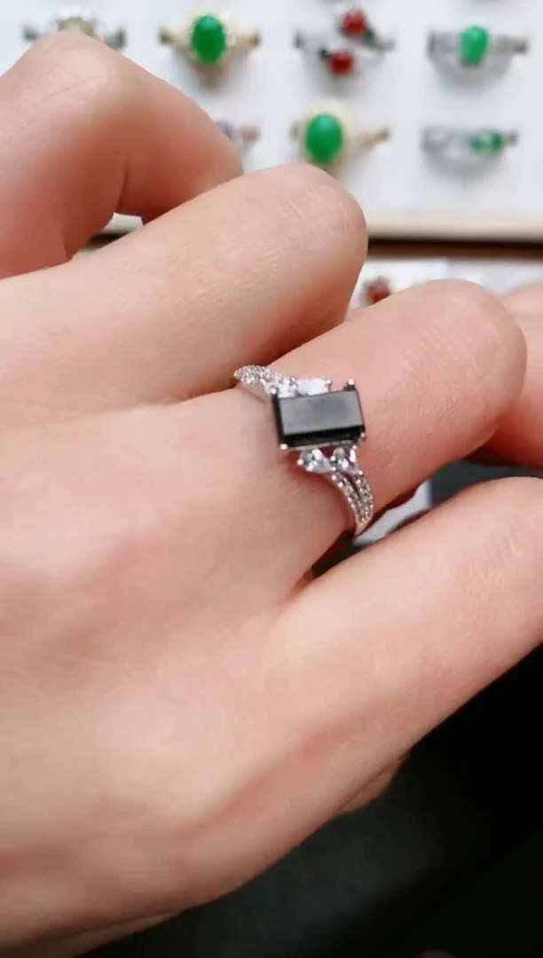 【闪购商品】翡翠戒指银S925镶嵌....