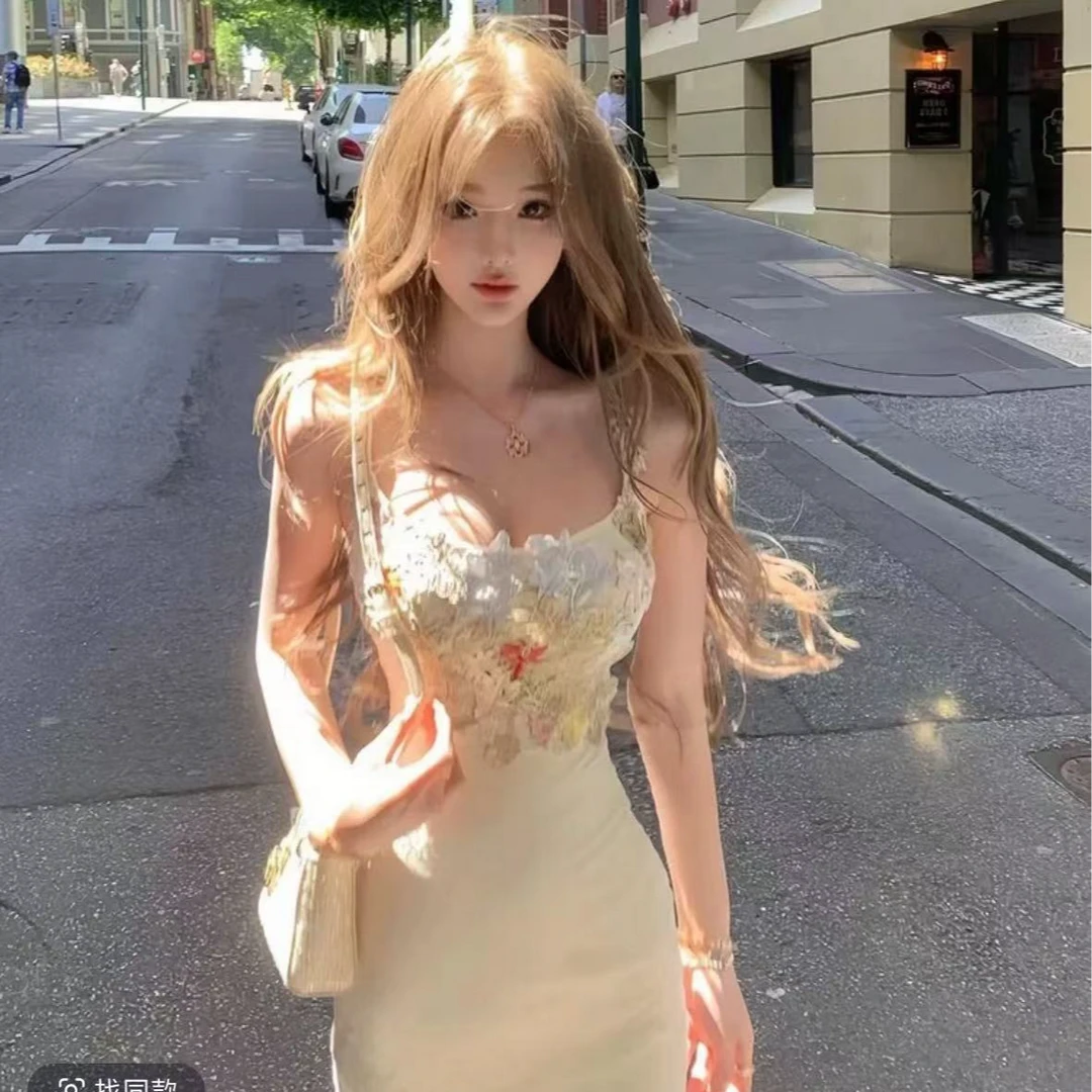 法式纯欲蕾丝网纱吊带连衣裙子女设计感收腰修身鱼尾包臀长裙春季