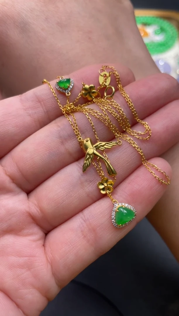 翡翠18K金镶嵌颈饰39.......