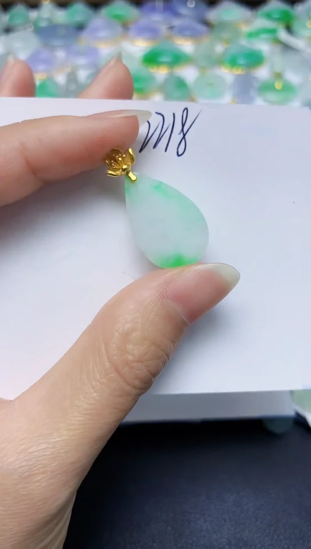 翡翠未镶嵌颈饰天然缅甸翡翠A货