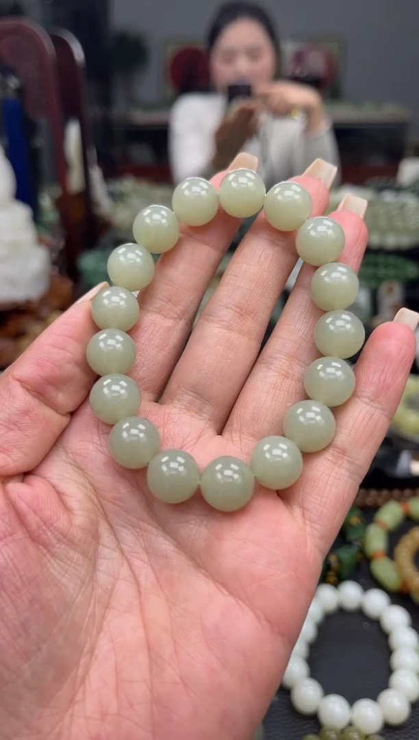 【闪购商品】和田玉手串未镶嵌新疆且末天空蓝卡12