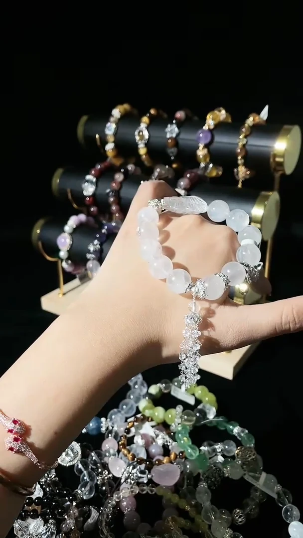 【闪购商品】水晶手链合金白幽灵白水狐牌蝴蝶结