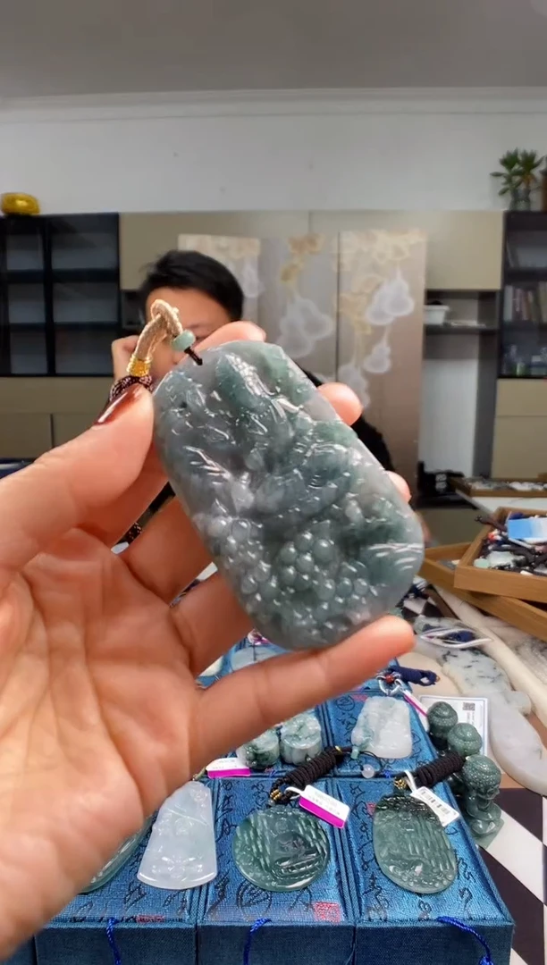 颈饰未镶嵌翡翠多样性发其一