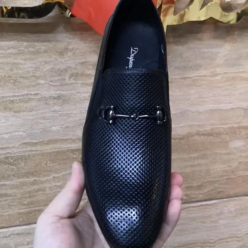 新款高品质全皮面冲孔休闲百搭男鞋