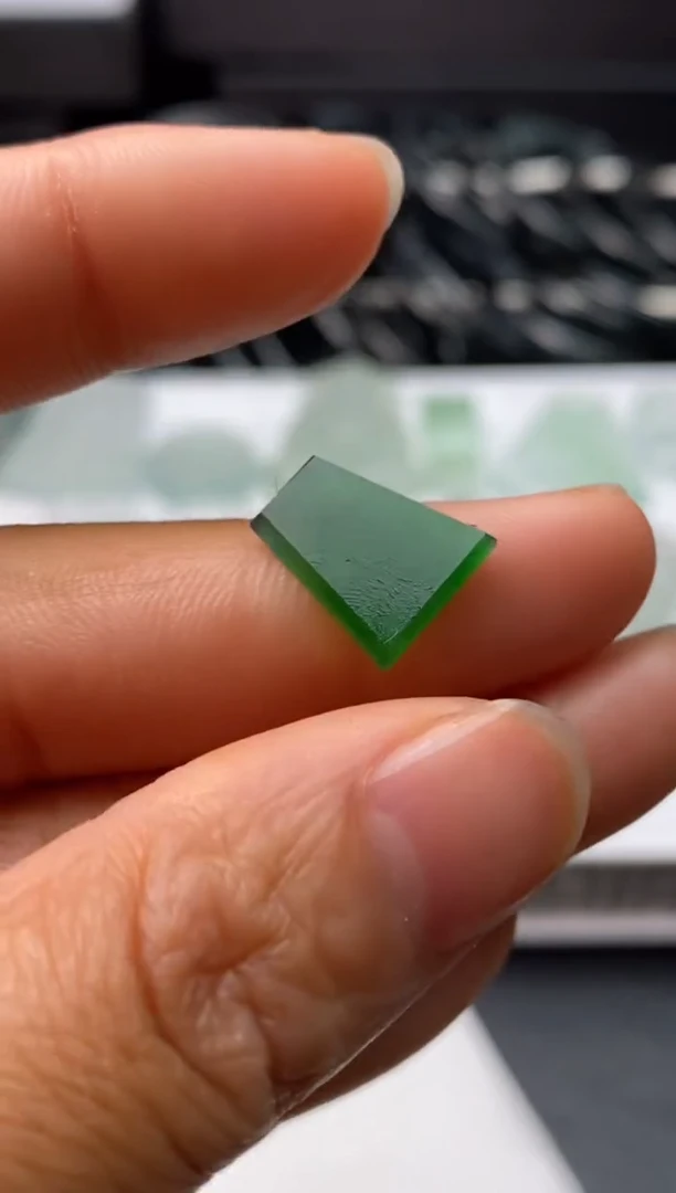 【闪购商品】定制翡翠未镶嵌翡翠毛货~