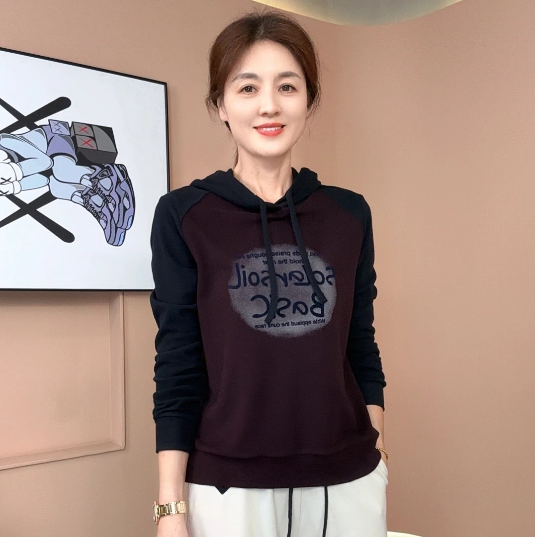 2025秋冬新款女士连帽长袖卫衣字母设计洋气时尚减龄上衣9253-04