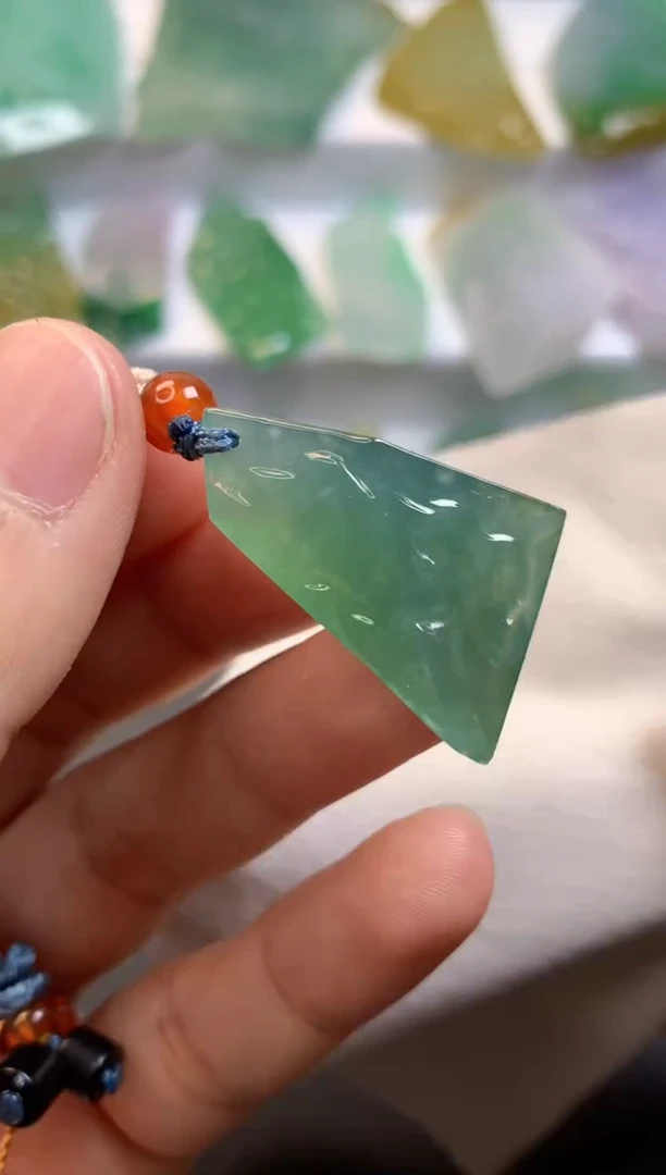 颈饰未镶嵌翡翠