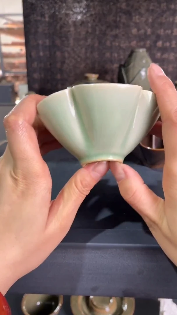 耀州窑仰山天青花口盏微瑕