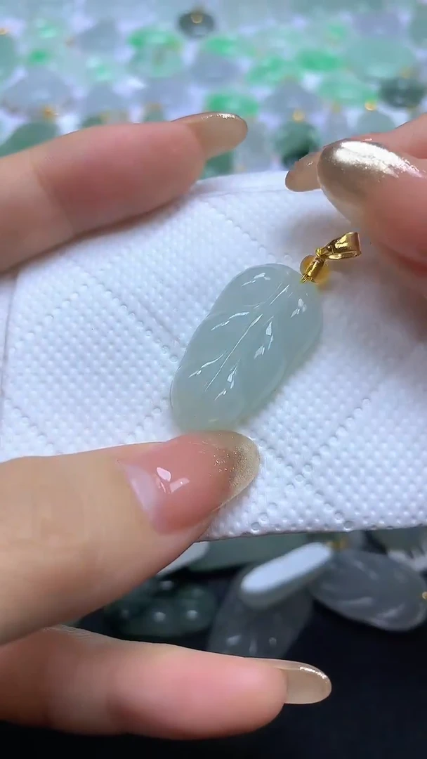 颈饰未镶嵌翡翠A货