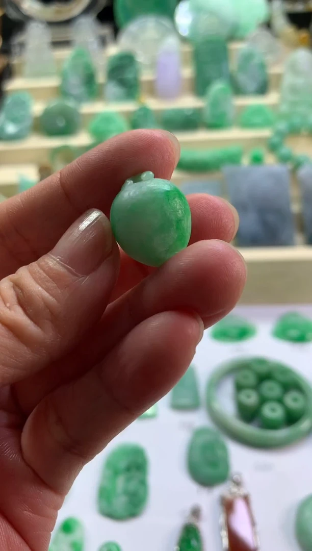 未镶嵌定制翡翠挂件