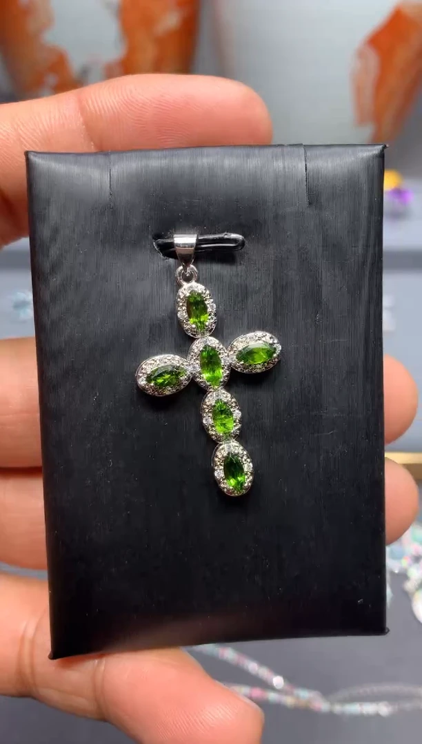 【闪购商品】透辉石吊坠未镶嵌W36（随机性发货只发一单）