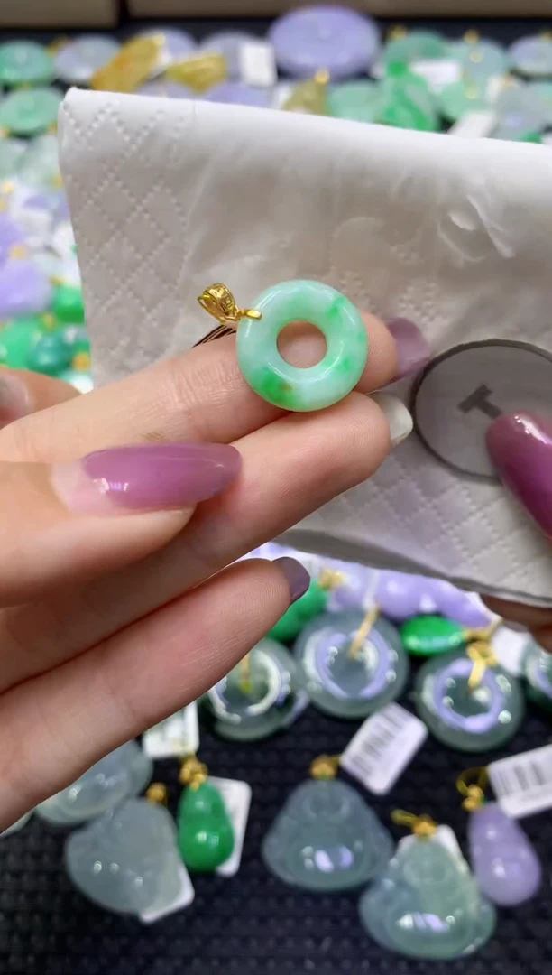 颈饰未镶嵌翡翠天然缅甸翡翠A货