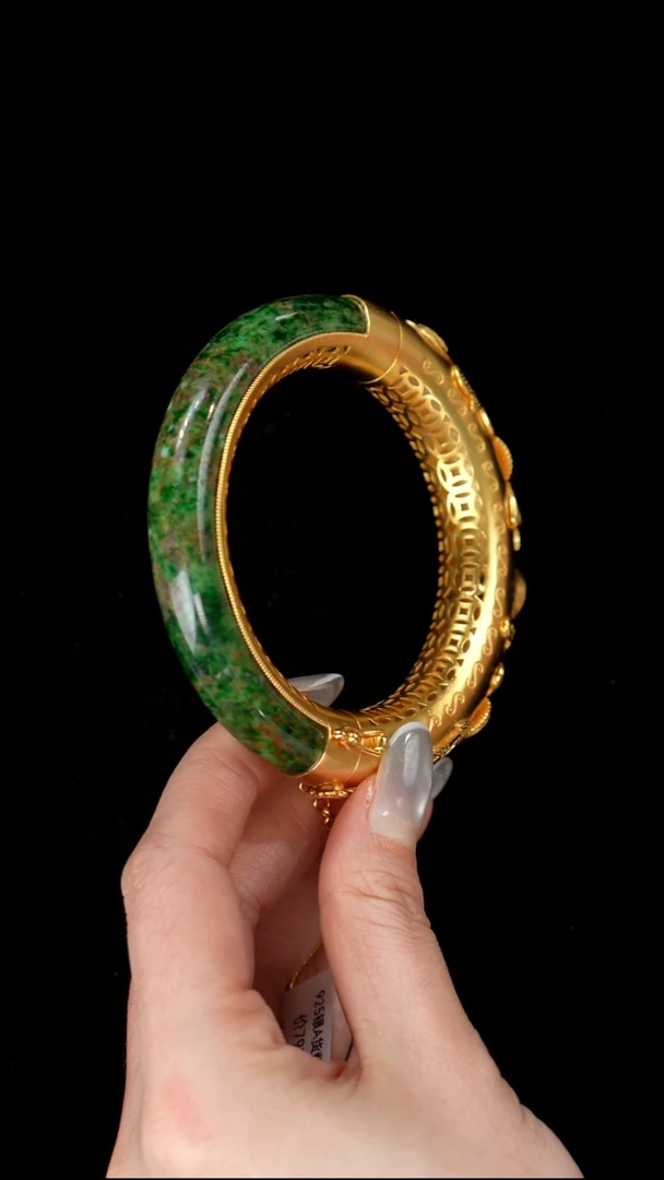 颈饰未镶嵌翡翠手镯37  59圈口