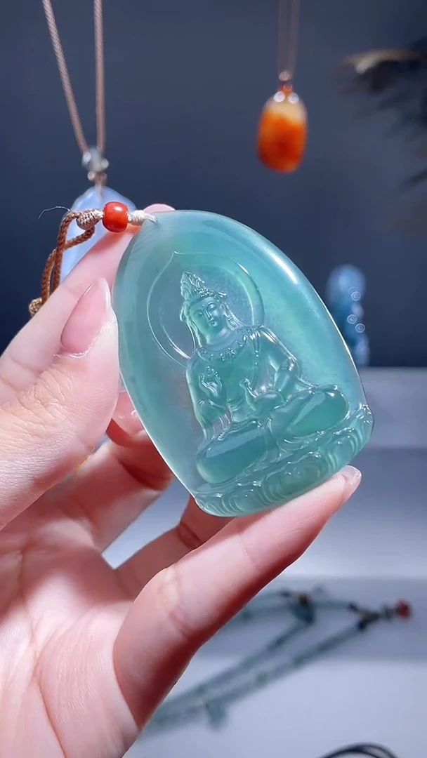 颈饰未镶嵌翡翠观音