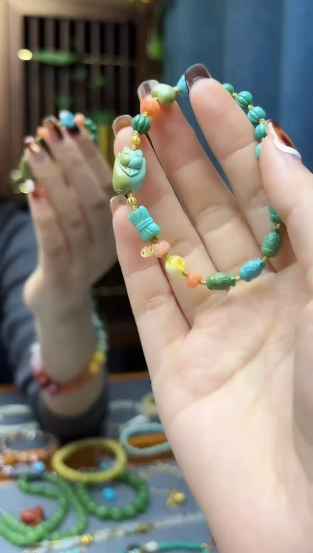 18K金镶嵌绿松石挂件18K金松石手串XSQ