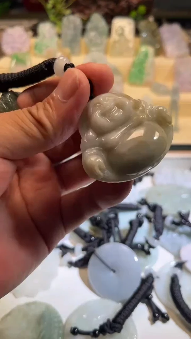 翡翠未镶嵌颈饰7/05/055