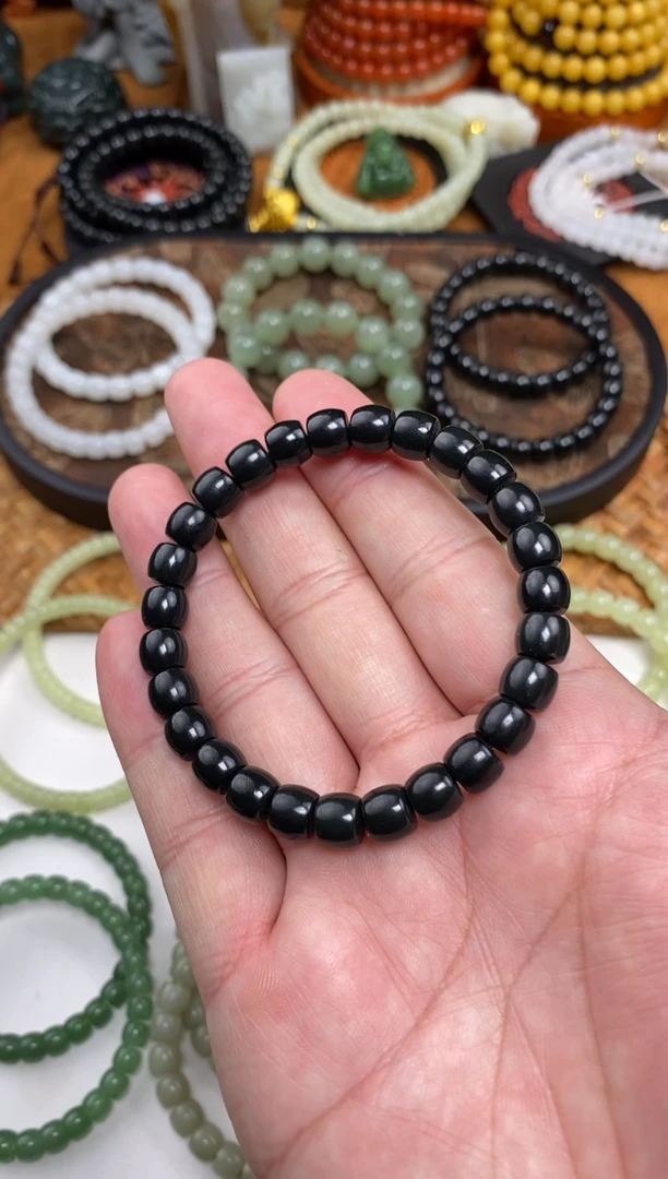 颈饰未镶嵌和田玉手串