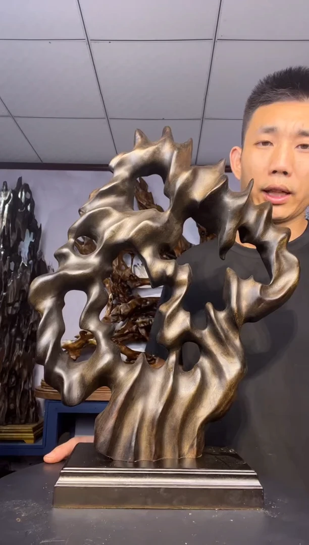 金丝楠木雕款蜗*。金丝楠木工艺品摆件