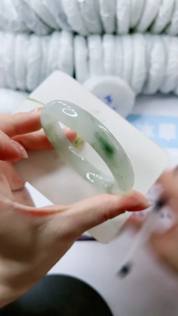 【闪购商品】石英质玉手镯未镶嵌多样性发货V336