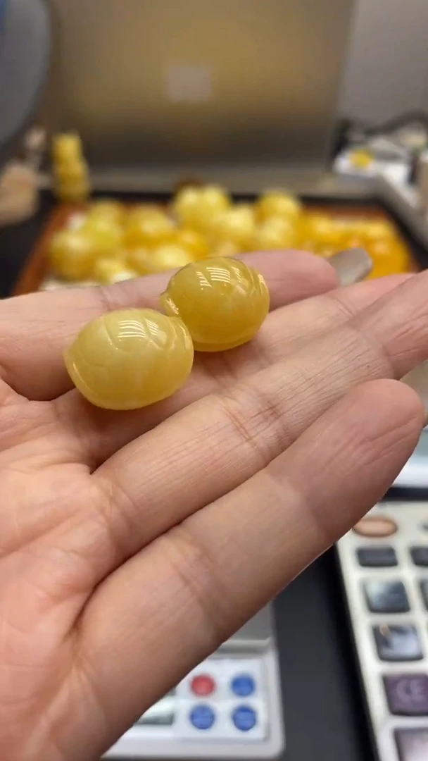 琥珀未镶嵌珠宝奇石328多样性发其一默认有瑕