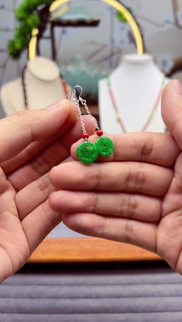 【闪购商品】翡翠耳饰银S925镶嵌E252``````