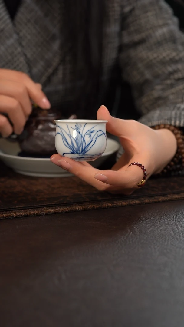 【闪购商品】杯微瑕HLX陶瓷兰花小钱袋杯 随机