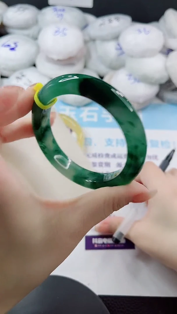 未镶嵌手镯石英质玉多样性发货V59