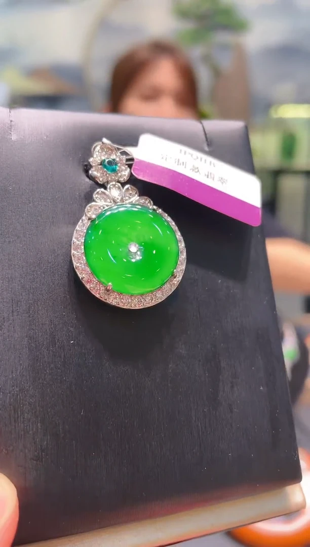 翡翠未镶嵌颈饰翡翠15