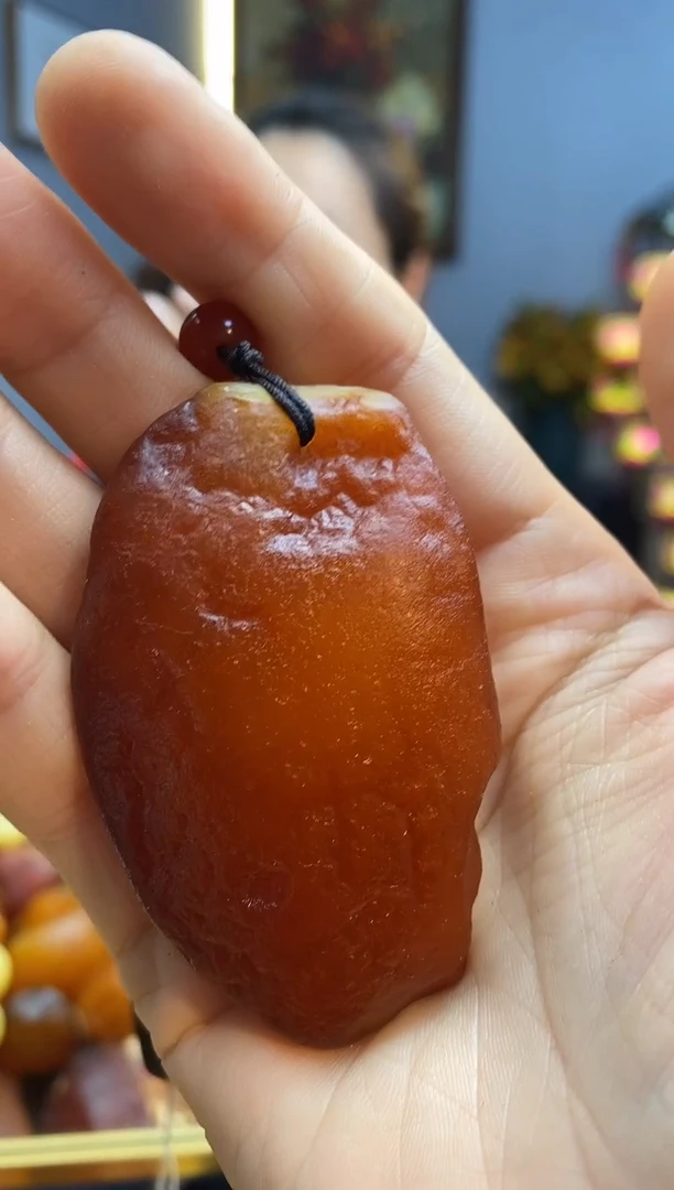 未镶嵌颈饰琥珀吊坠