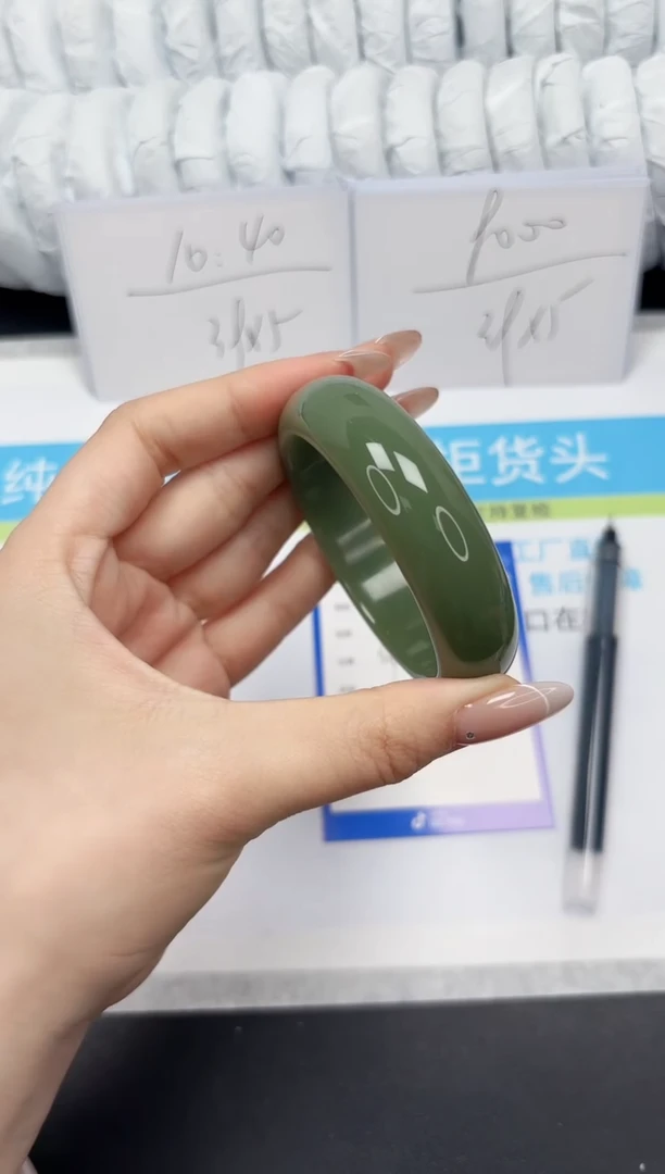 【闪购商品】石英质玉手镯未镶嵌157-57.5