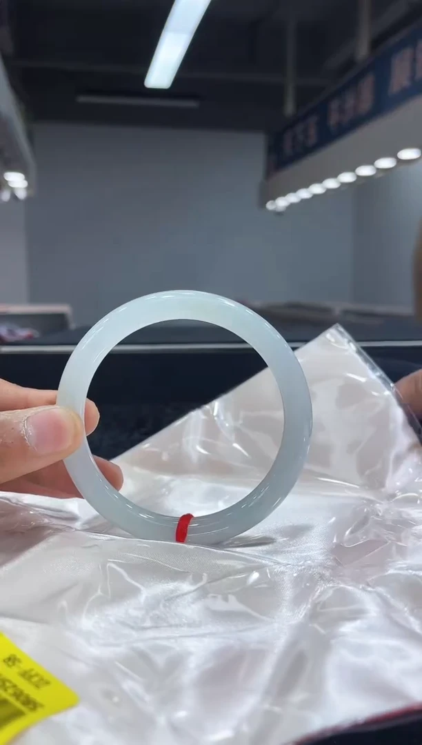 未镶嵌手镯翡翠5