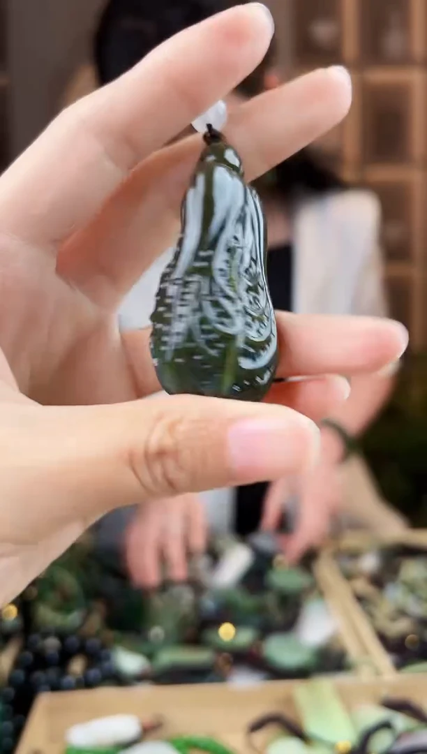 颈饰未镶嵌和田玉拍一发一，多样性发货