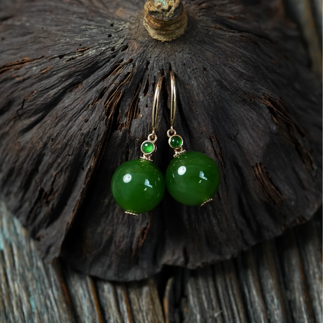 【石缘居珠宝】18K金镶嵌和田玉碧玉佩戴时尚个性款圆珠耳钩 C12-26