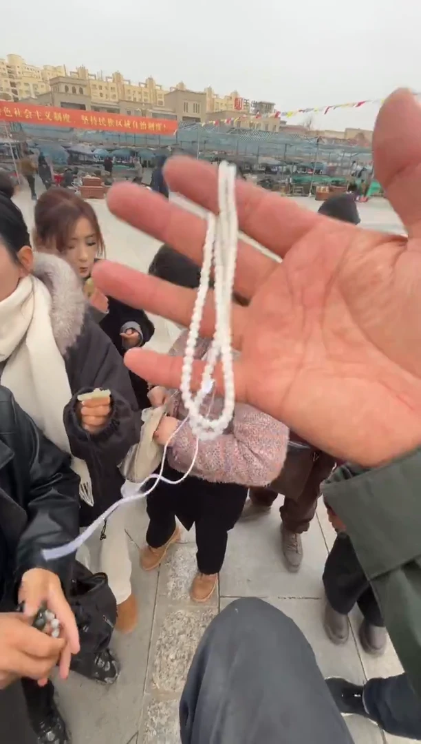 未镶嵌和田玉（糖玉）挂件和田玉