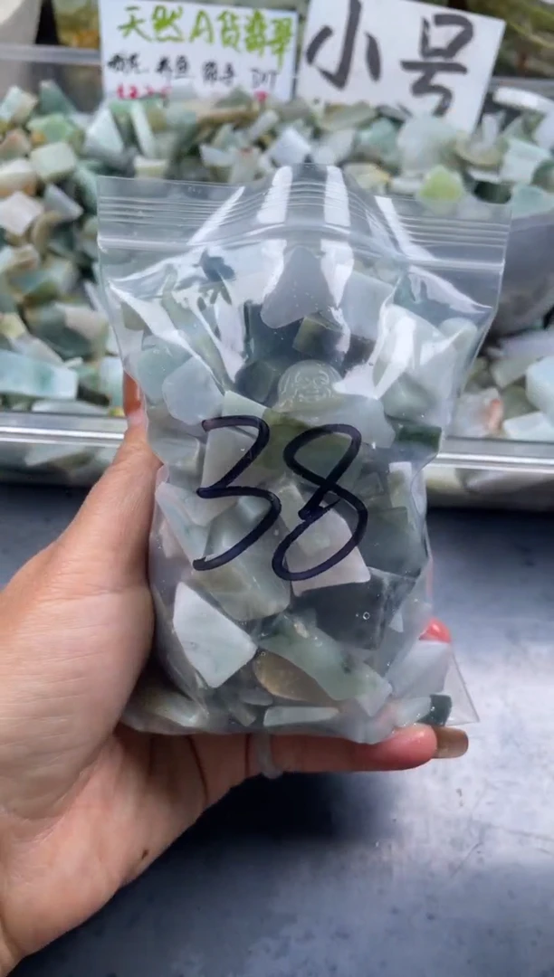 配石翡翠天然翡翠小号500克38