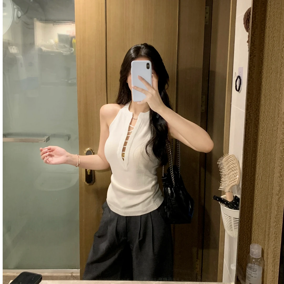 夏季新款时尚纯色百搭辣妹风镂空小众设计感修身型针织背心上衣女