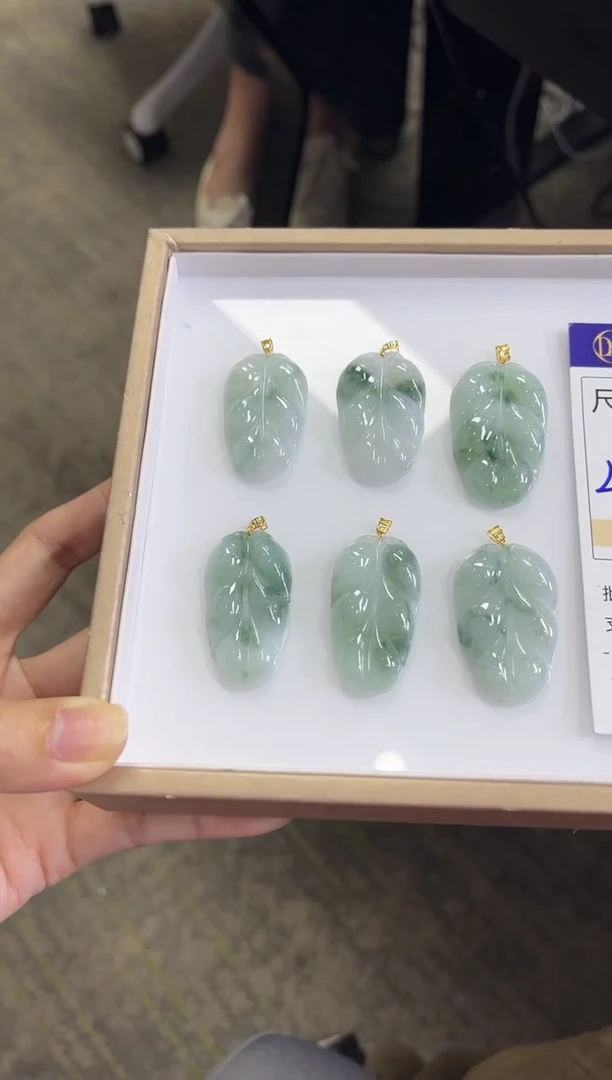 翡翠18K金镶嵌颈饰P99/多样性发一件/配绳子