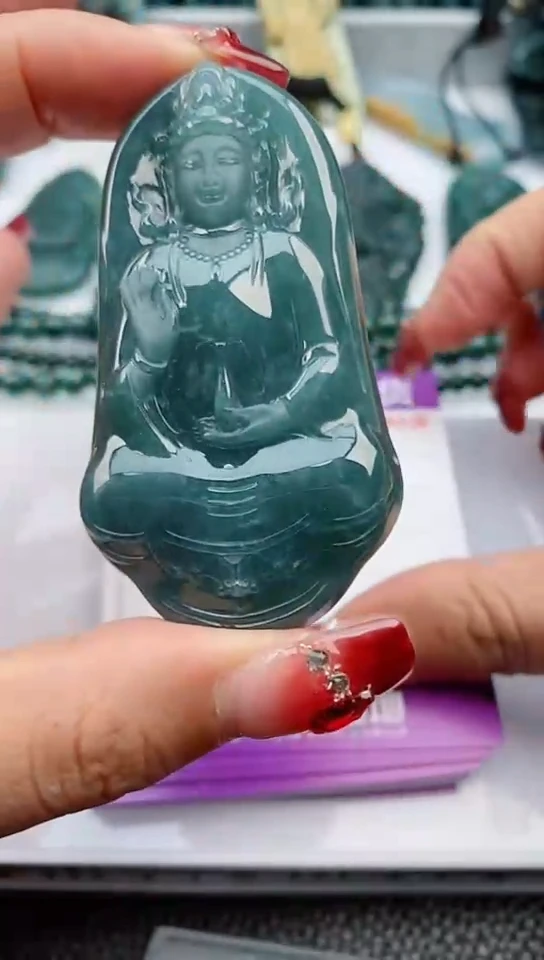 【闪购商品】翡翠颈饰未镶嵌