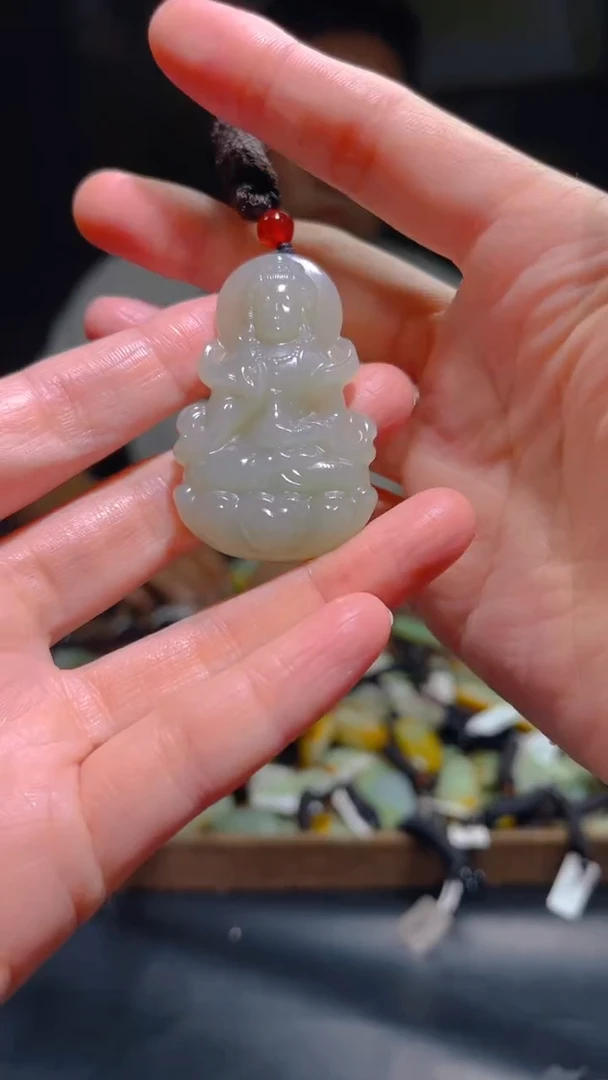 和田玉未镶嵌颈饰`