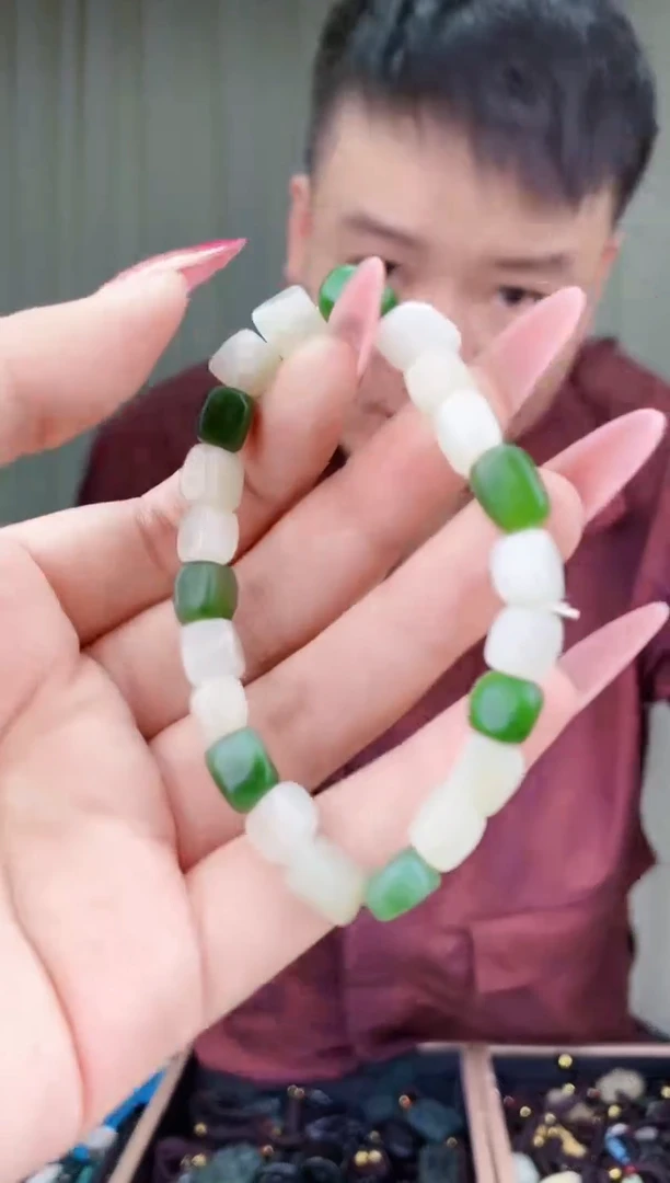 和田玉未镶嵌挂件拍一发一，多样性发货！