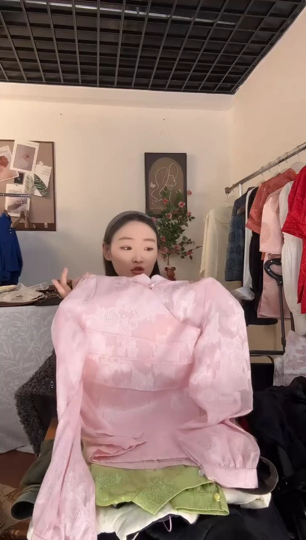 粉色衬衫m