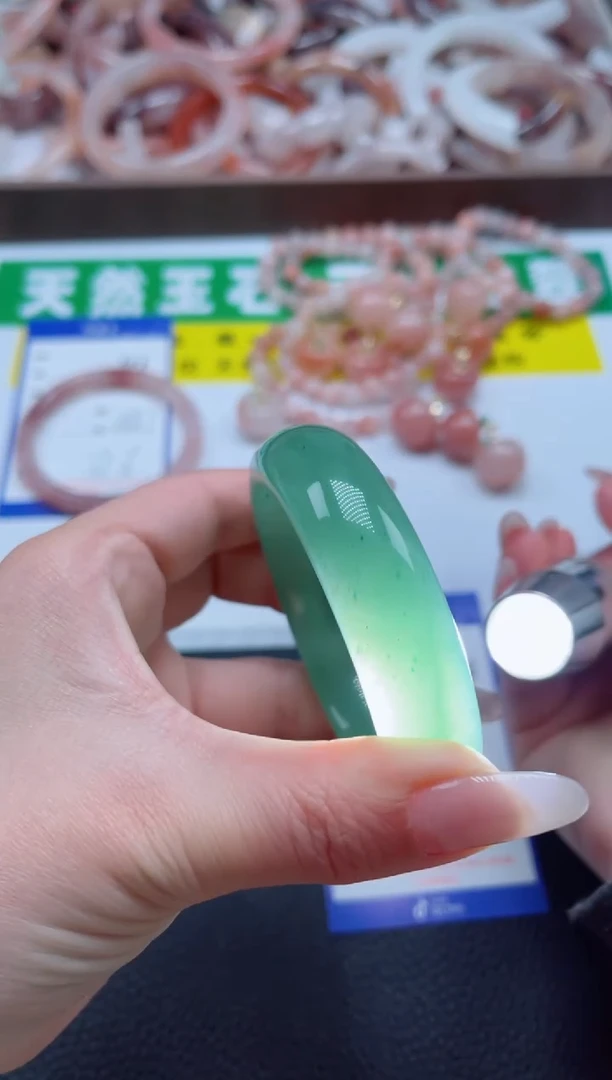 【闪购商品】石英质玉手镯未镶嵌334-55