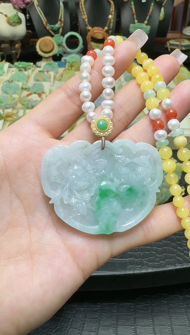 【闪购商品】翡翠颈饰未镶嵌如意