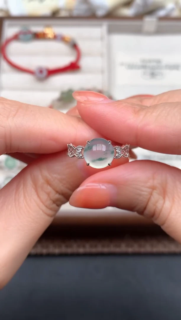 18K金镶嵌挂件翡翠1