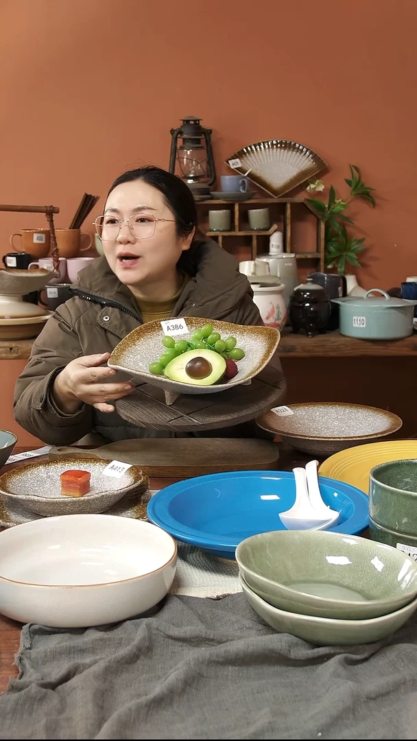 陶瓷A386 一只陶瓷粗陶三足异形元宝碗可能微瑕26.5*7.5