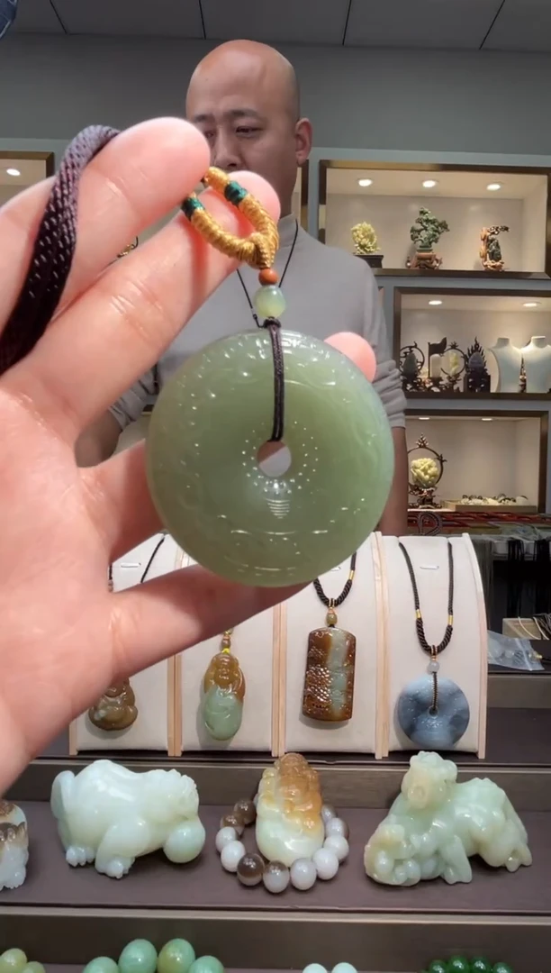 颈饰未镶嵌和田玉苏1