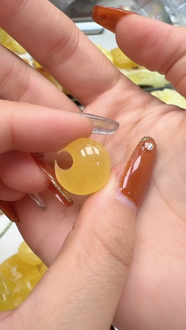 裸石琥珀未镶嵌如图