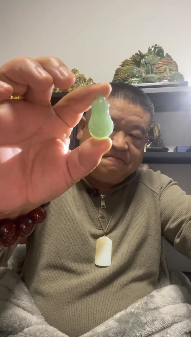 未镶嵌东陵石吊坠(赠链)白菜吊坠